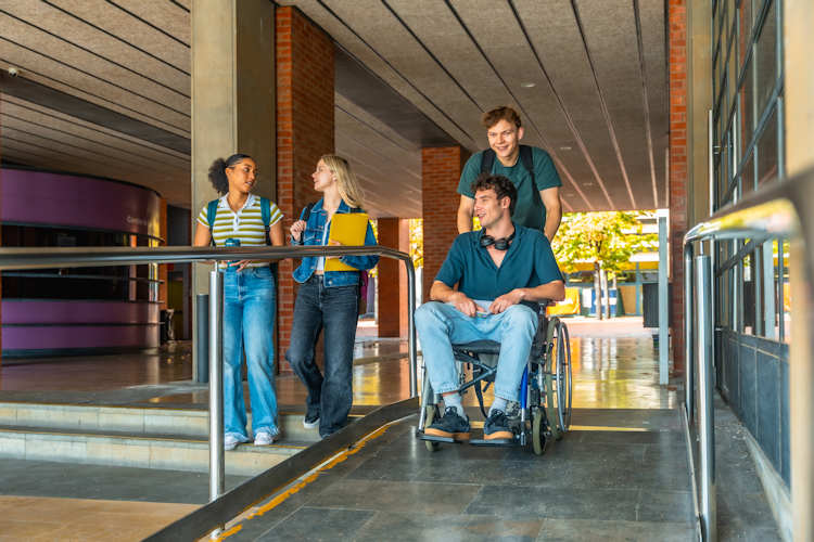 Langwarrin Supported Independent Living Services 3 The NDIS